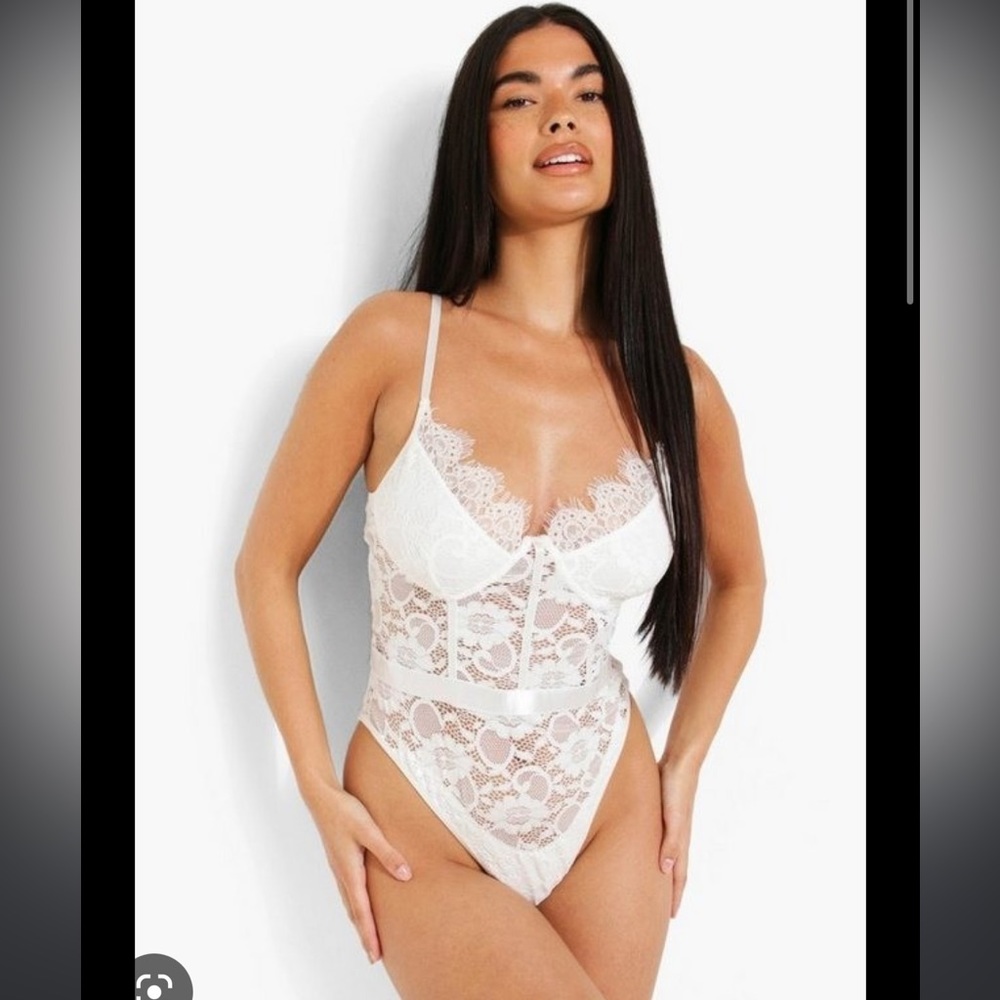 3/$18 White eyelash lace bodysuit